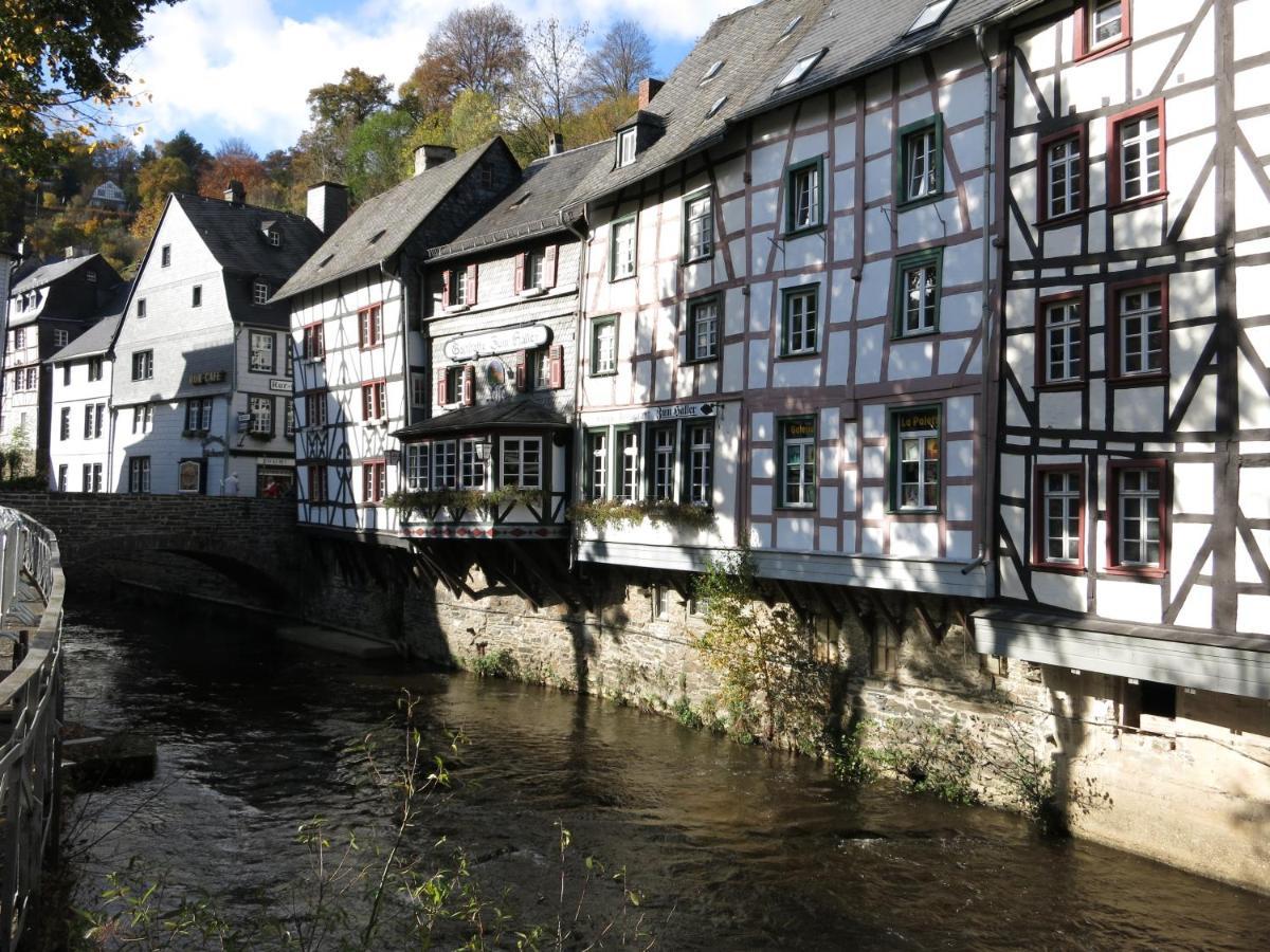 Historisches Haus Im Herzen Von モンシャウ エクステリア 写真