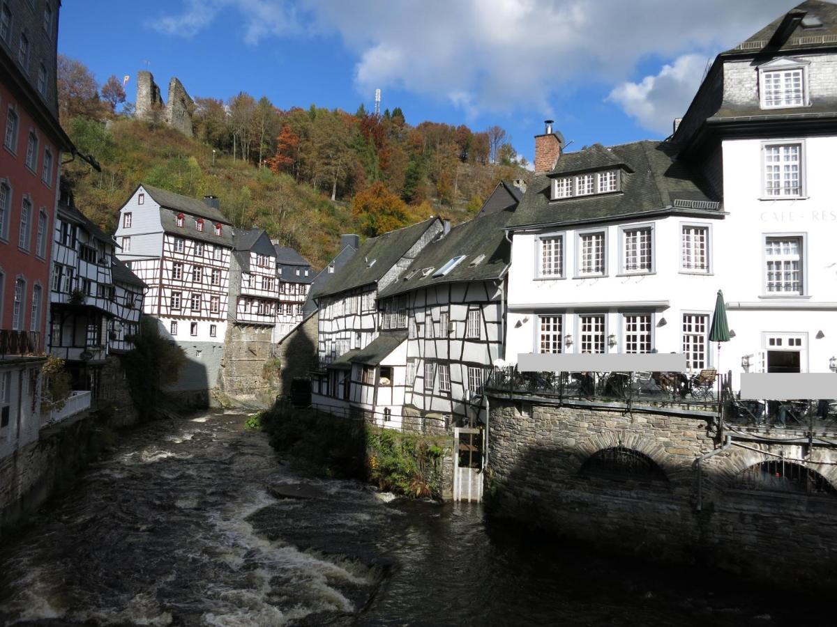 Historisches Haus Im Herzen Von モンシャウ エクステリア 写真