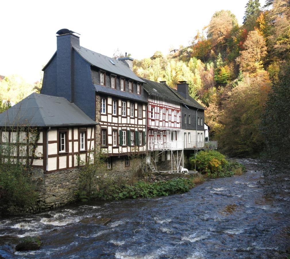 Historisches Haus Im Herzen Von モンシャウ エクステリア 写真