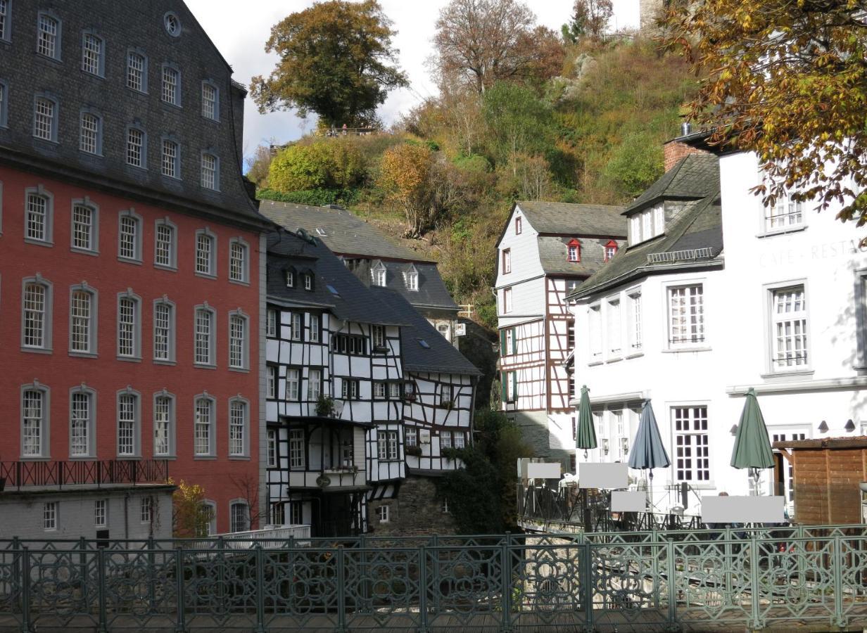 Historisches Haus Im Herzen Von モンシャウ エクステリア 写真