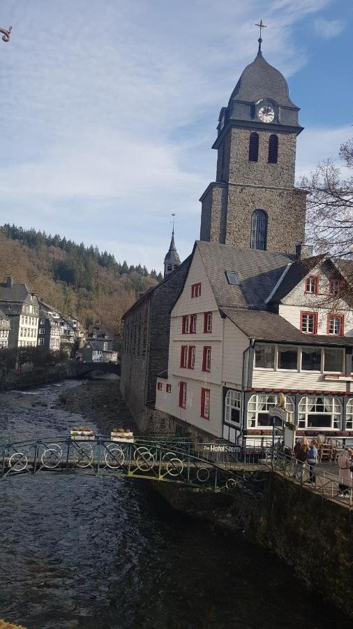 Historisches Haus Im Herzen Von モンシャウ エクステリア 写真